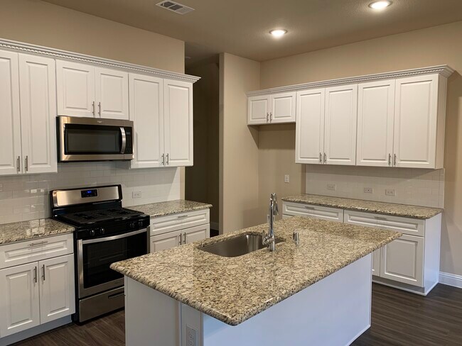 Kitchen for entertaining - 2213 Epitome Ave