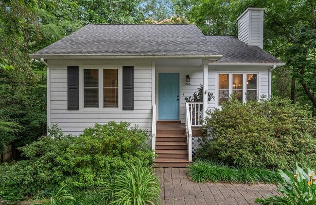 Building Photo - 3 Bedroom 2 Bath Chapel Hill Home - Availa...