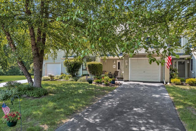 82 Aqueduct Dr
