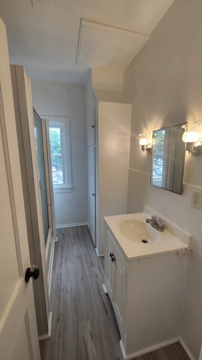 Photo - 42 W Main St Unit upper