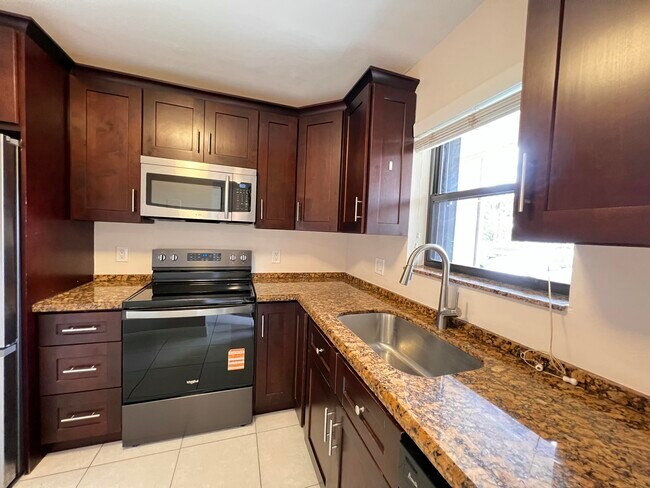 Photo - 21890 Lake Forest Cir Unit 101