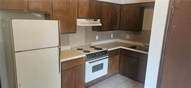 Photo - 635 Whitham Ave Unit 10