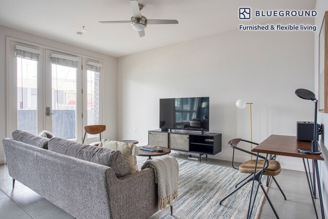 Building Photo - 11120 Chandler Blvd Rental