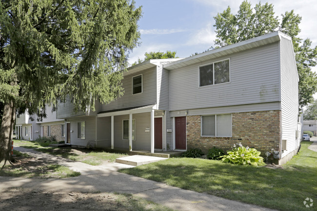 Building Photo - Colonial Village Rental