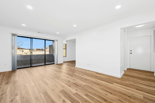 Photo - 54 Shrewsbury Green Dr Unidad B