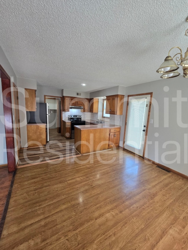 Photo - 6636 W 152nd St