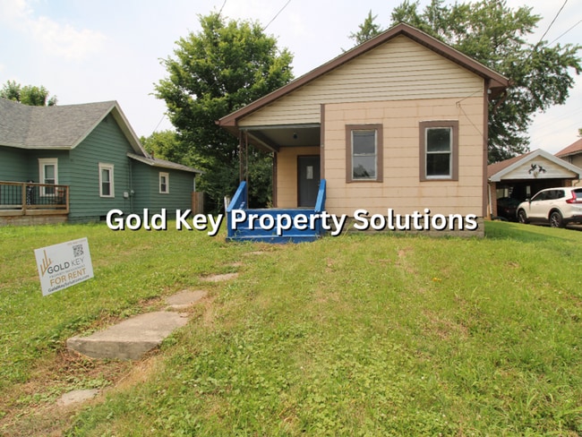 Building Photo - MUNCIE Updated 2 BR 1 BA House with New Kitchen Appliances (SECTION 8 APPROVED)