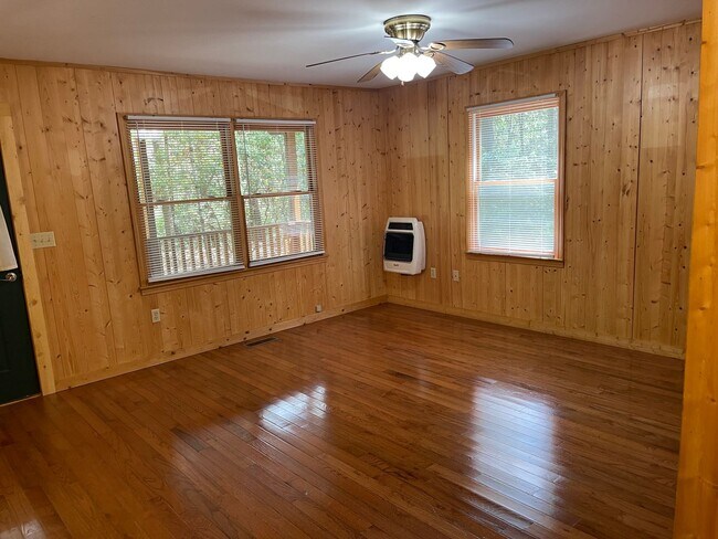 Photo - Charming Cabin