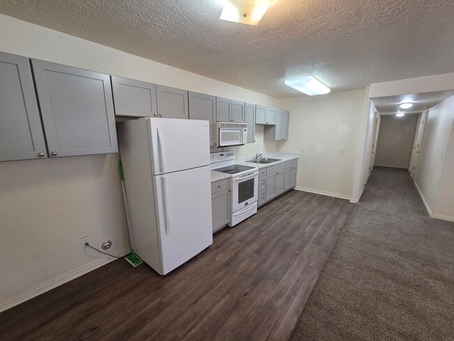 Photo - 2 Bed Apartment - Ready to GO!