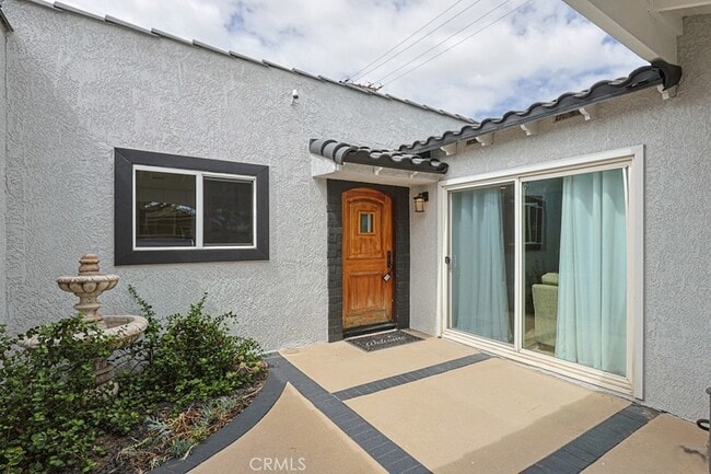 15001 Victoria Ln