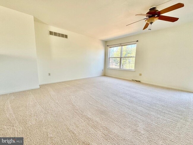 Photo - 305 Charring Cross Dr