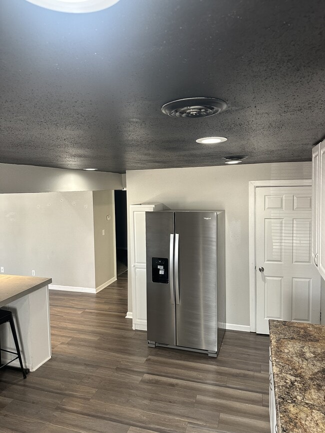 Photo - 600a Sara St