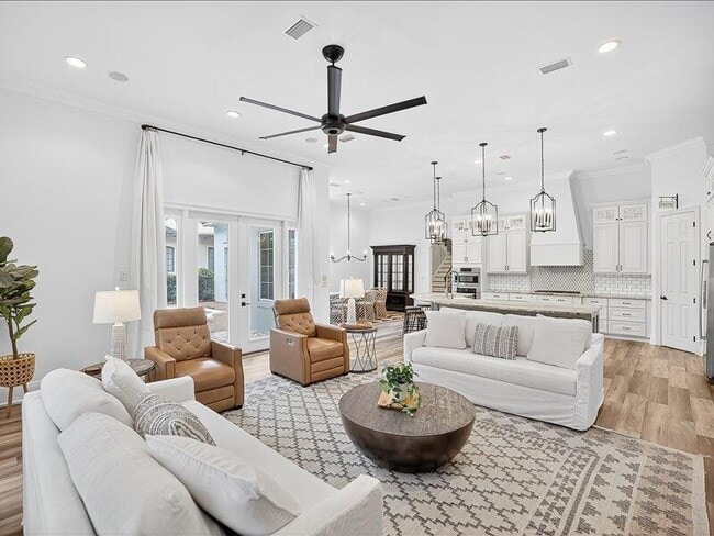 Photo - 3161 Club Dr