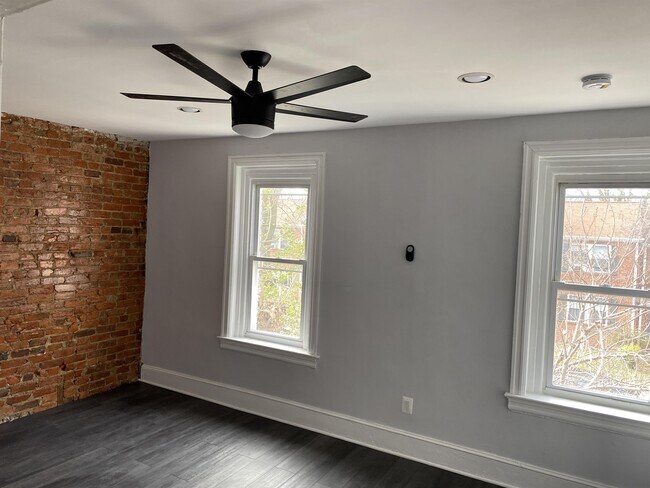 Photo - 1238 Half St SW