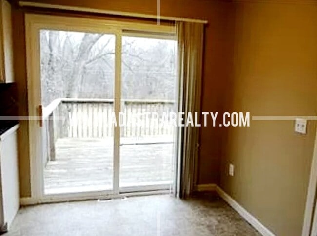 Photo - 3305 E 107th Terrace