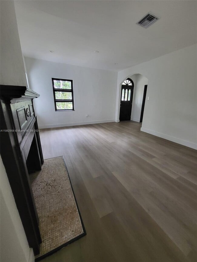 Building Photo - 816 NE 91st Ter Rental