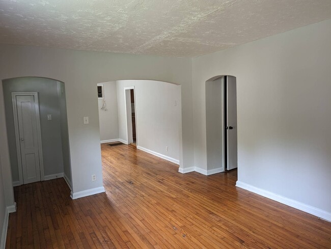 Photo - 3309 Delano St