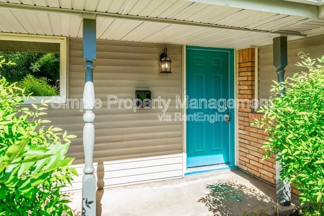 Photo - 3221 Beechwood Dr