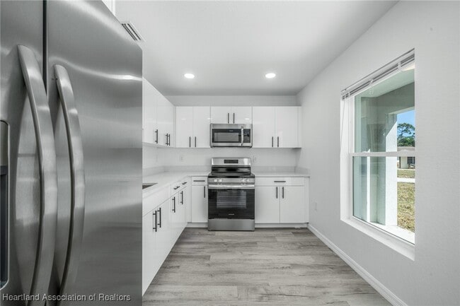 Photo - 114 Atlas Ct NW