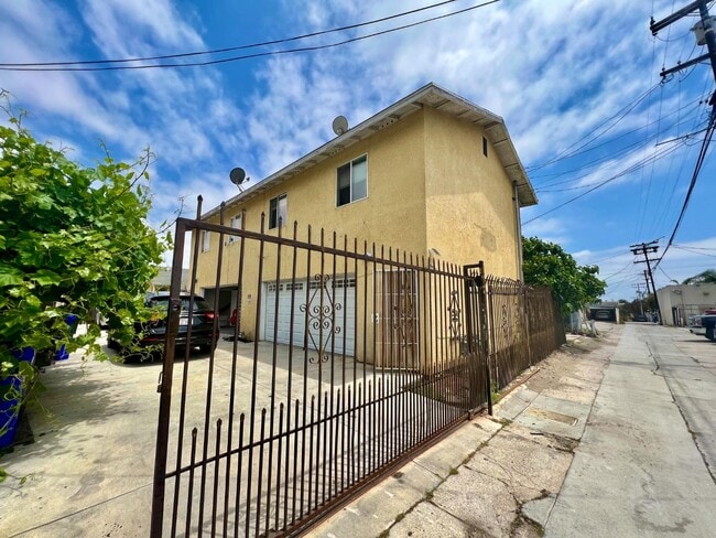 Building Photo - 3136 44th St Rental