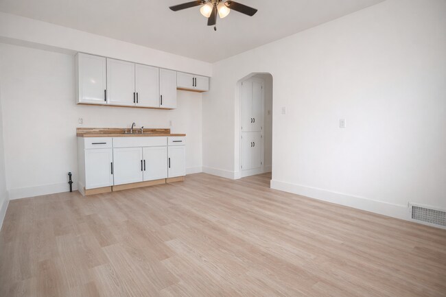 Photo - 4406 S 2nd St Unidad 4406 S Second st  4