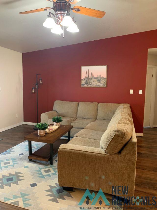 Photo - 2104 Hali Ln