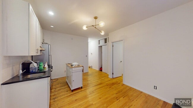 Photo - 240 Waverly Pl Unit 22
