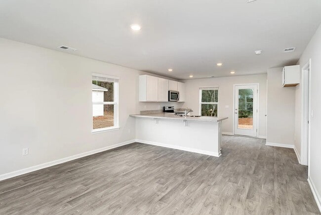 Photo - 99 Cambridge Dr