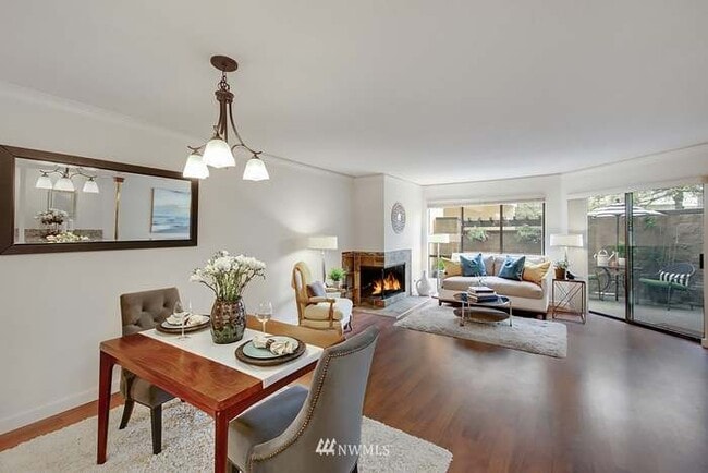 Building Photo - 401 100th Ave NE Unit Windsor house #107