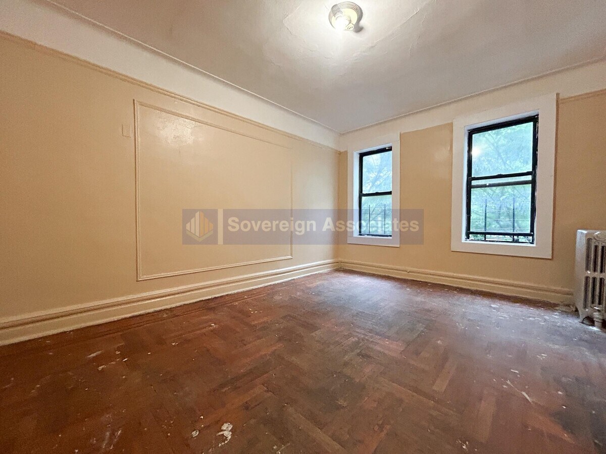 Photo - 1176 E 215th St Apartment Unit 2C
