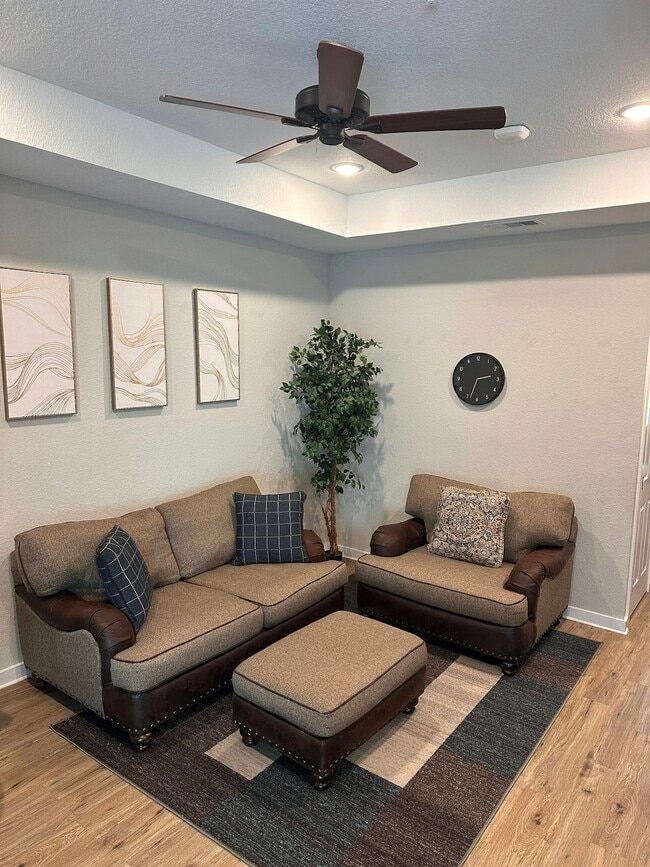 Photo - 10317 Lake Rd