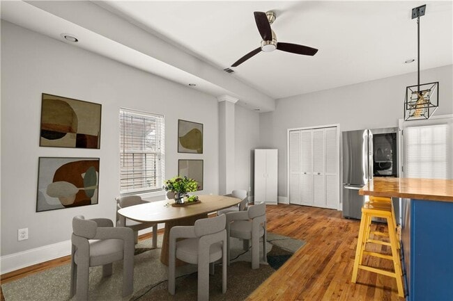 Photo - 66 Weyman Ave SW