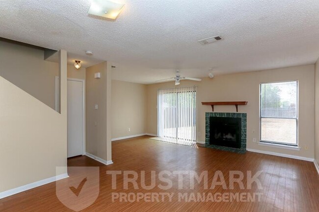 Photo - 4506 A Lago Cir