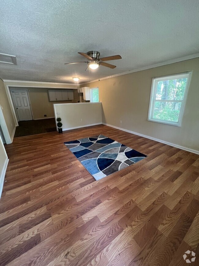 Building Photo - 2 Bed House! DEPOSIT-FREE Renting option t...