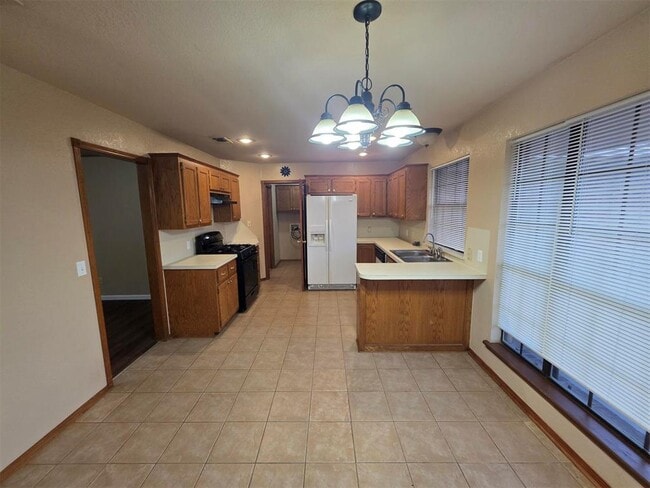 Photo - 1917 Overland Trail