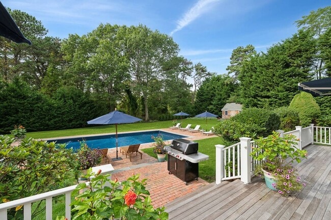 Photo - 270 Montauk Hwy