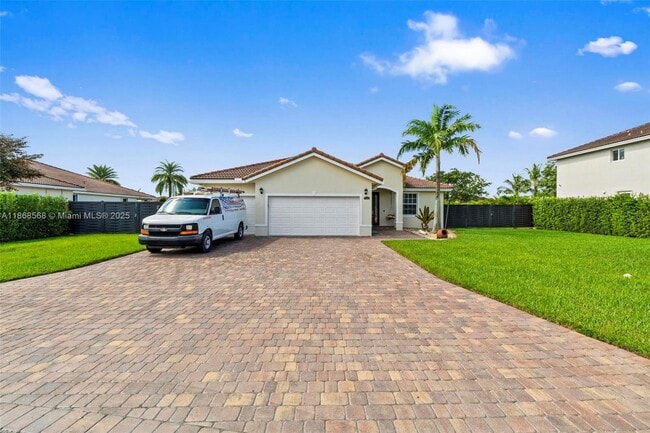 Building Photo - 12750 SW 225th St Rental