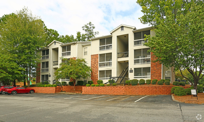 Landmark at Pine Court - Landmark at Pine Court Apartments