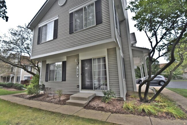 370 Sandhurst Ln