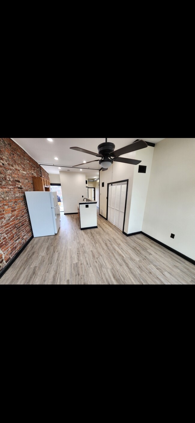 2037 S 4th St Unit 1