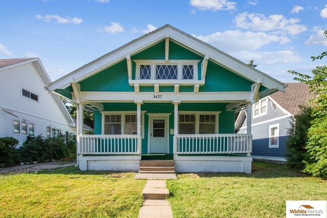 Building Photo - Large Bungalow  in College Hill