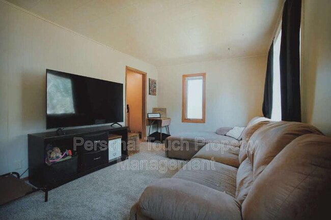 Photo - 1642 8th St N