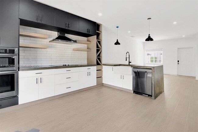 Photo - 16911 SW 137th Ct