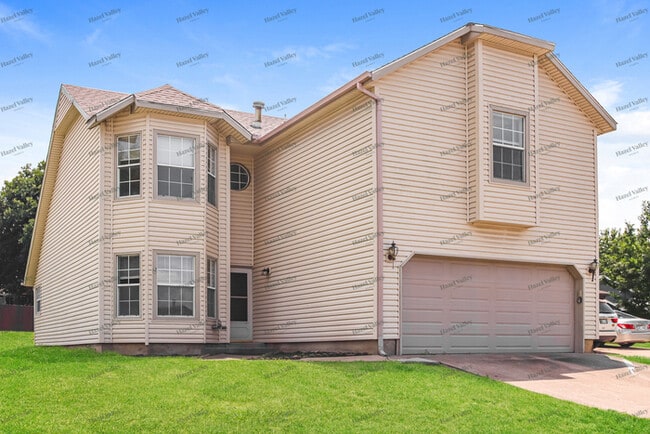 Building Photo - 2802 W 64th St
