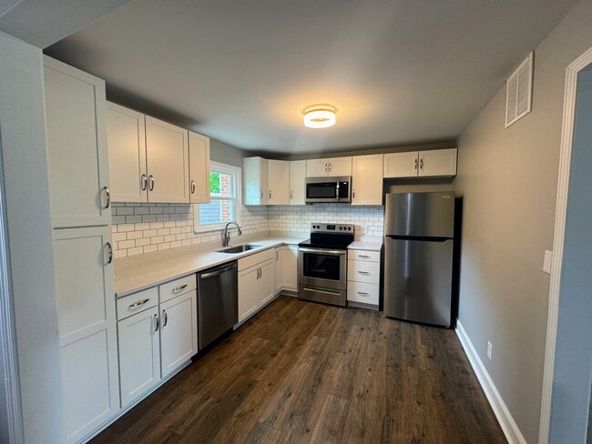 Building Photo - View Point Realty