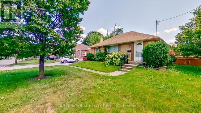 Photo - 85 Churchill Ave