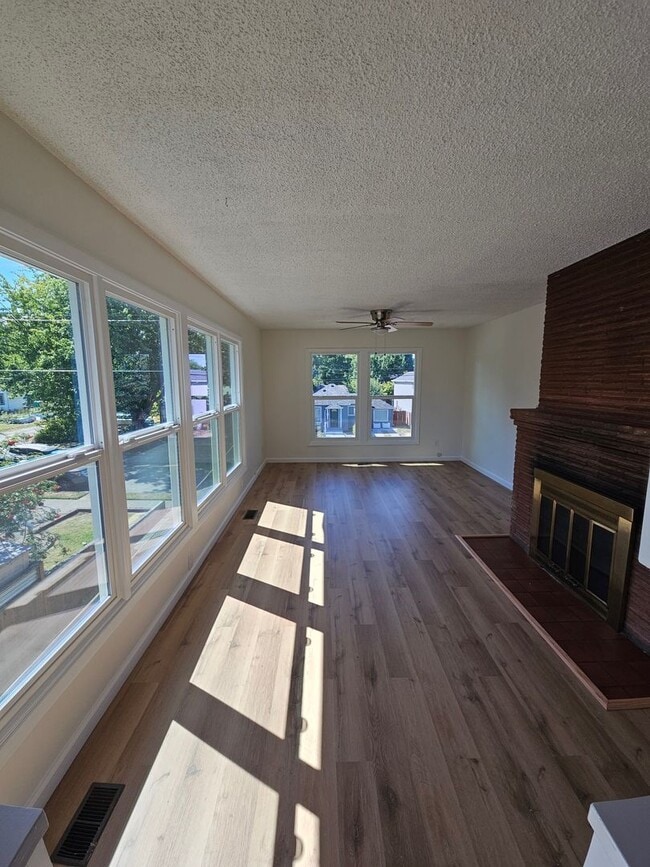 Building Photo - Buchanan-4 plex Unit A Rental