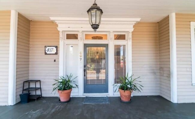 Photo - 407 N Moody St