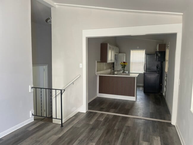 Photo - 1627 Mary George Ave NW