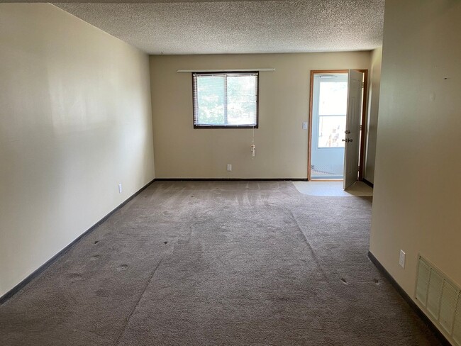 Photo - 317 N Bridge Ln Unit 1